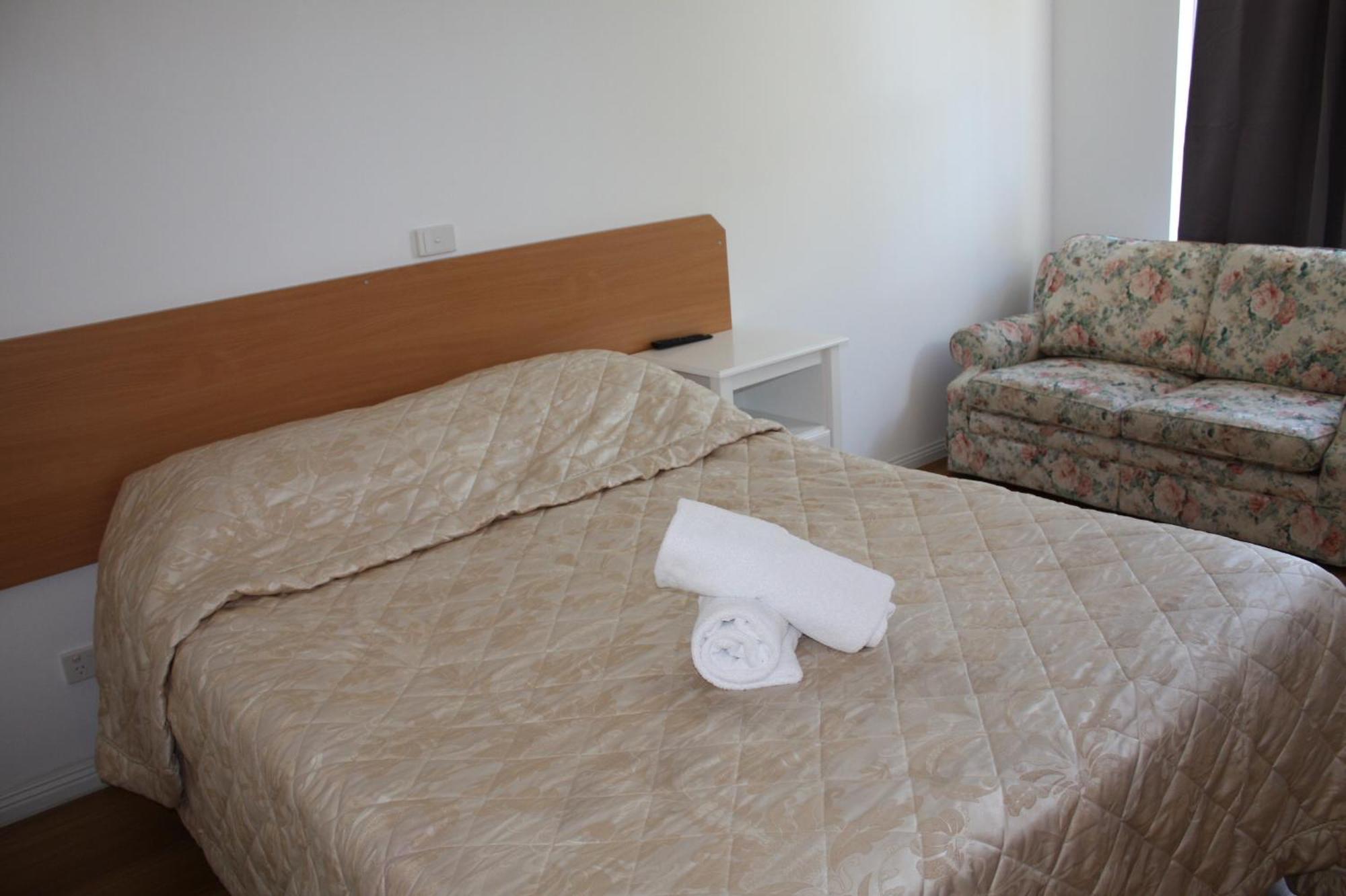 Coburg Motor Inn Мелбърн Екстериор снимка